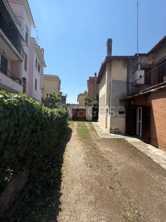 casa indipendente in vendita a Roma in zona Grottarossa