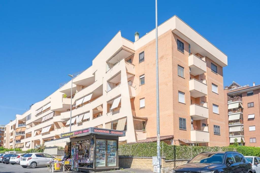 appartamento in vendita a Roma in zona Romanina