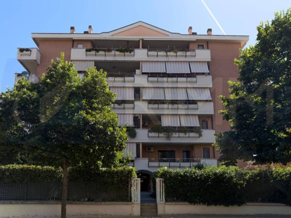 appartamento in vendita a Roma in zona Fonte Laurentina