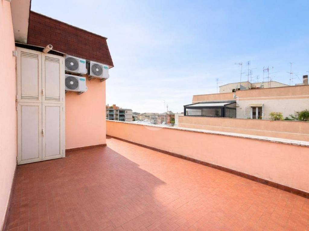 appartamento in vendita a Roma in zona La Pisana