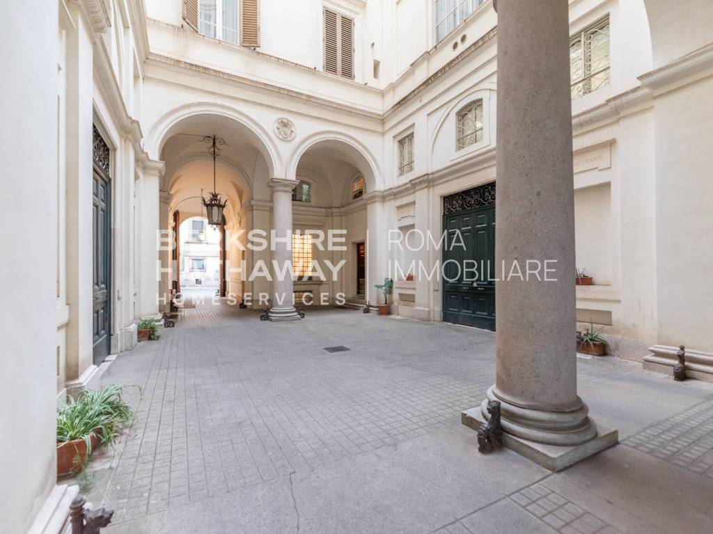 appartamento in vendita a Roma in zona Campo Marzio