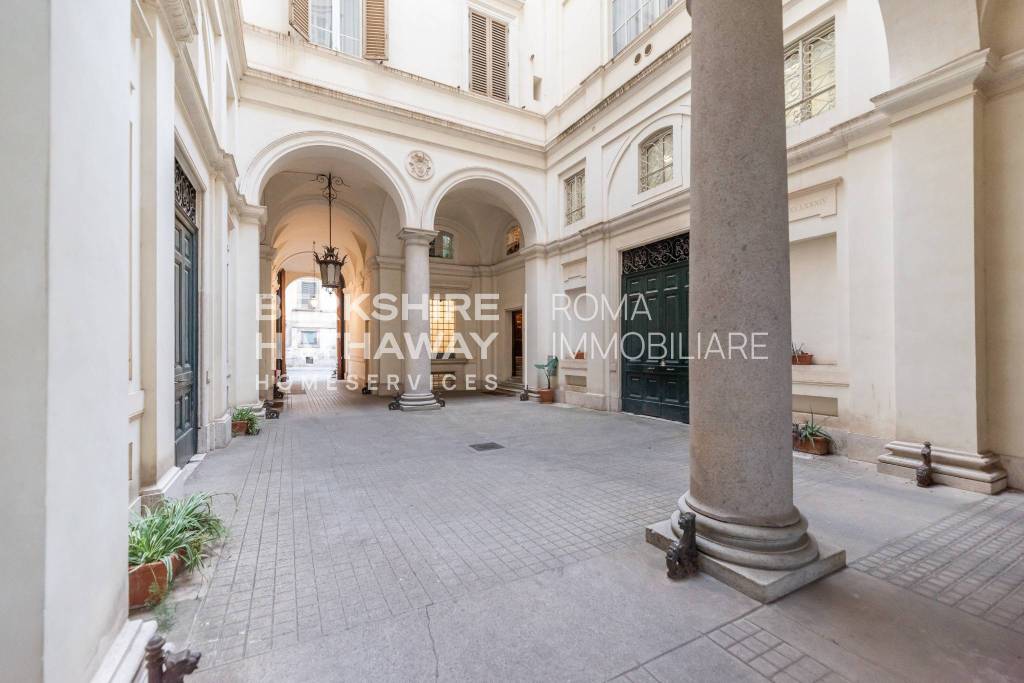 appartamento in vendita a Roma in zona Campo Marzio