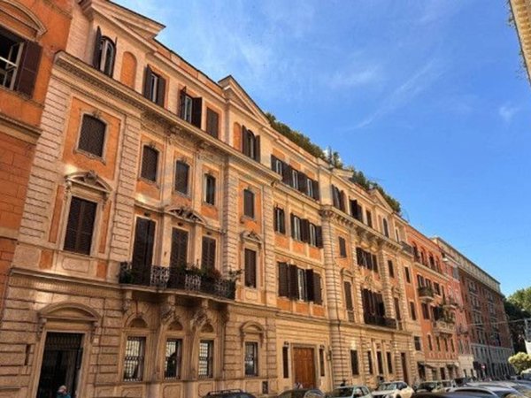 appartamento in vendita a Roma in zona Esquilino
