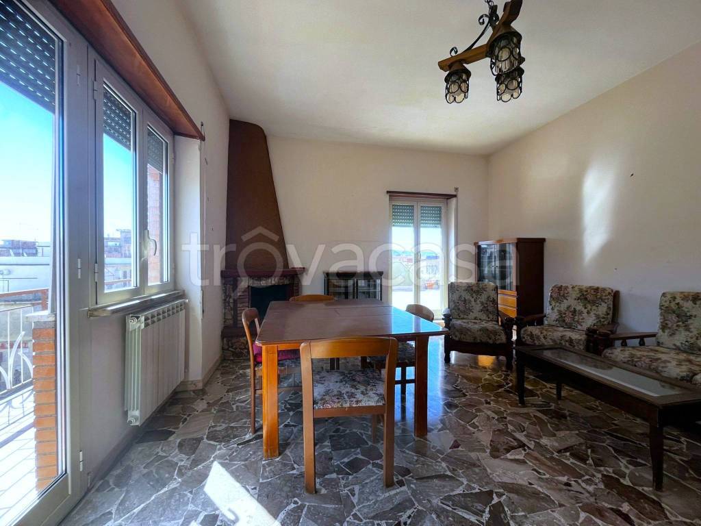 appartamento in vendita a Roma in zona Tor Bella Monaca