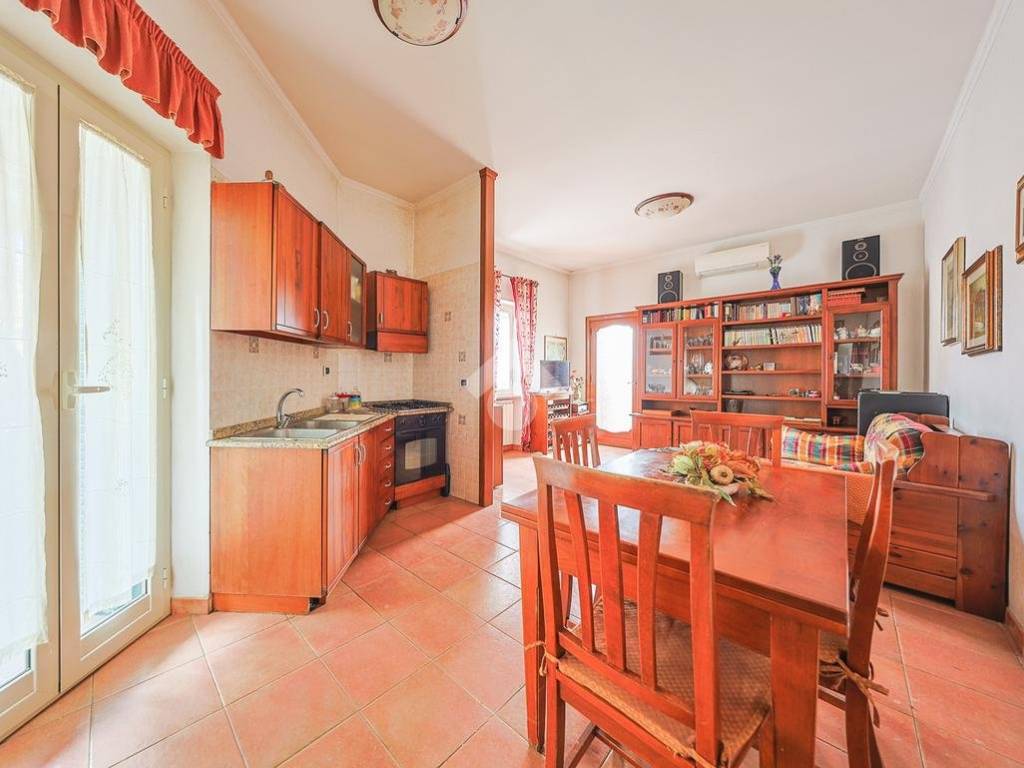 appartamento in vendita a Roma in zona Corviale