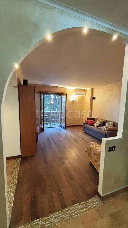 appartamento in vendita a Roma in zona Dragoncello