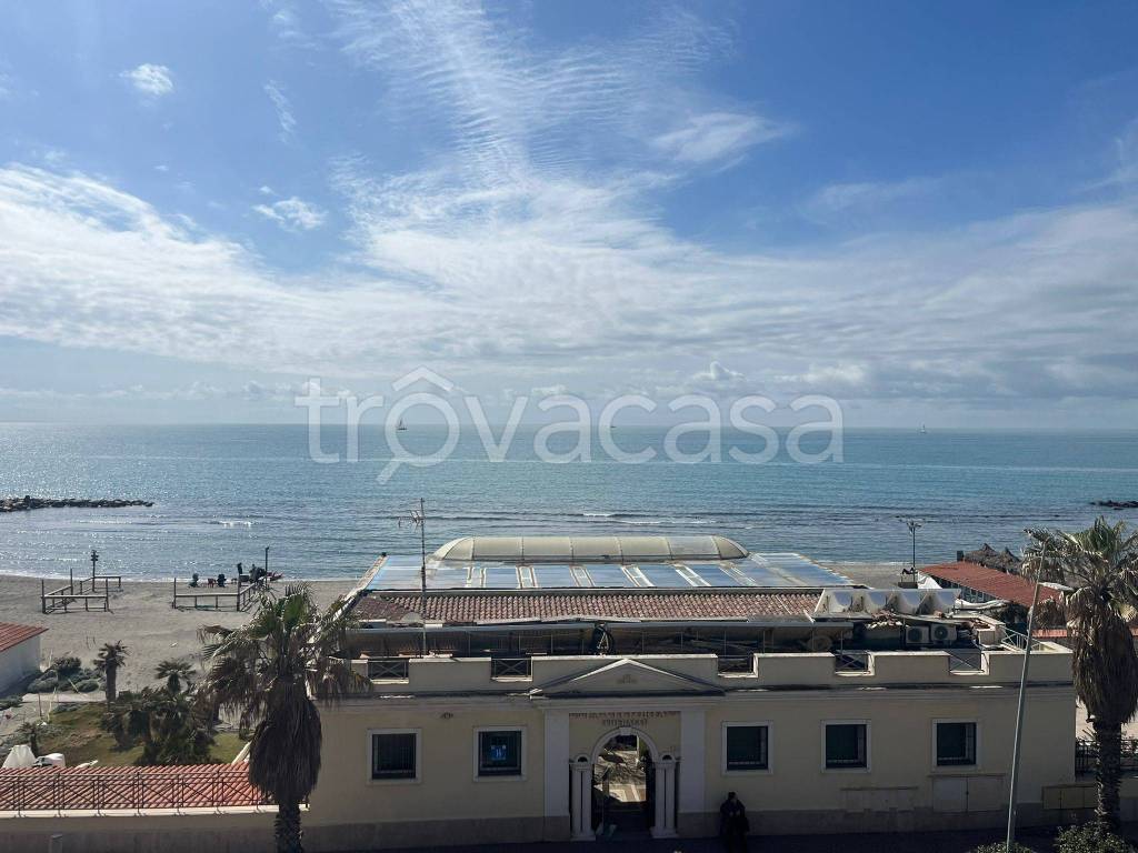 appartamento in vendita a Roma in zona Ostia