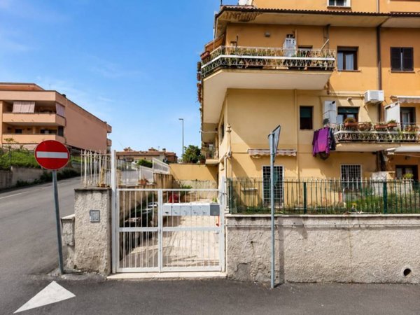appartamento in vendita a Roma in zona Ponte di Nona