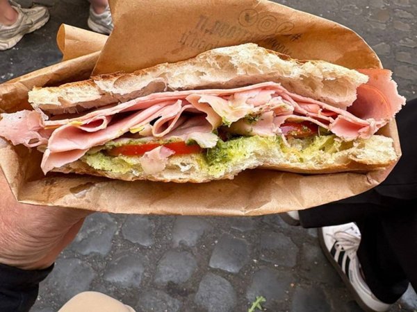 negozio in vendita a Roma in zona Rione Monti/Campitelli