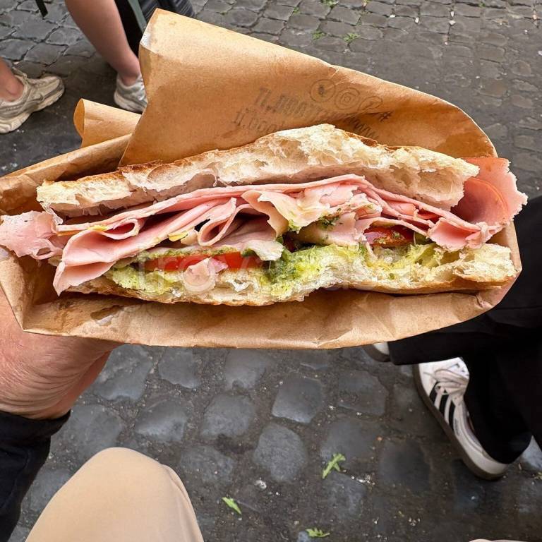 negozio in vendita a Roma in zona Celio
