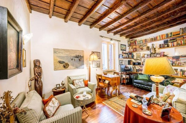 appartamento in vendita a Roma in zona Rione Regola