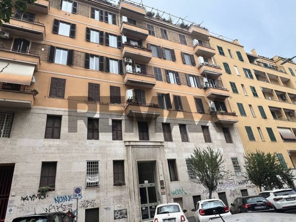 appartamento in vendita a Roma in zona Appio Latino