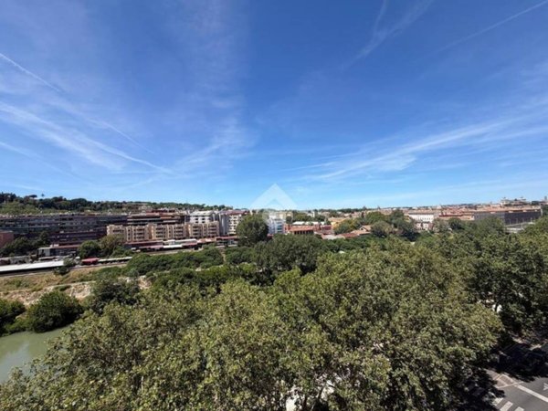 appartamento in vendita a Roma in zona Testaccio