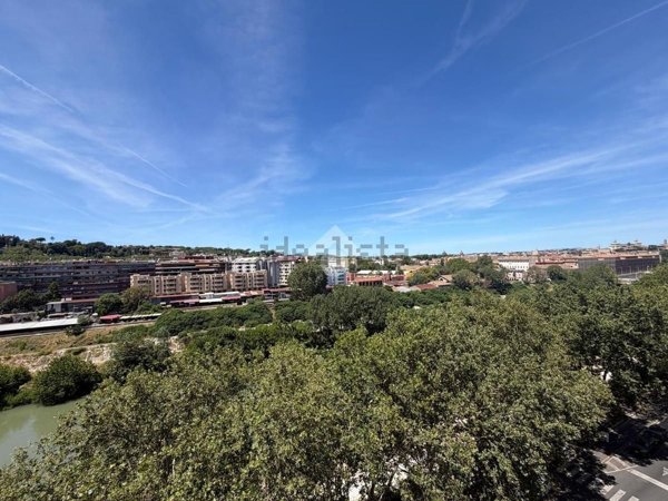 appartamento in vendita a Roma in zona Testaccio