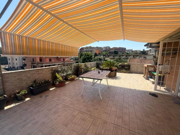 appartamento in vendita a Roma in zona Selva Candida
