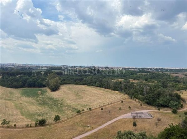 appartamento in vendita a Roma in zona Ardeatino