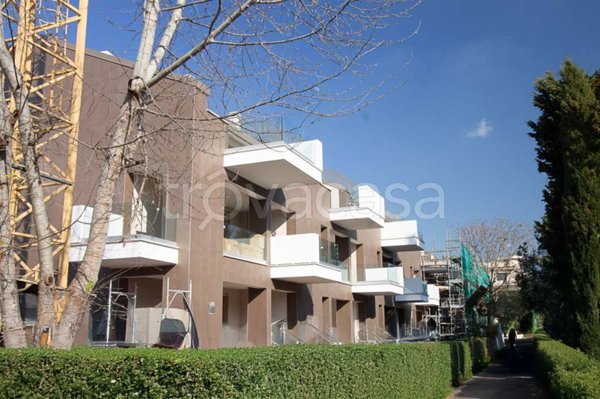 appartamento in vendita a Roma in zona Torrione Cerquetta