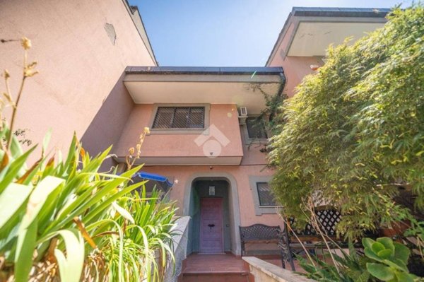 casa indipendente in vendita a Roma