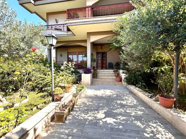 casa indipendente in vendita a Roma in zona Aurelio