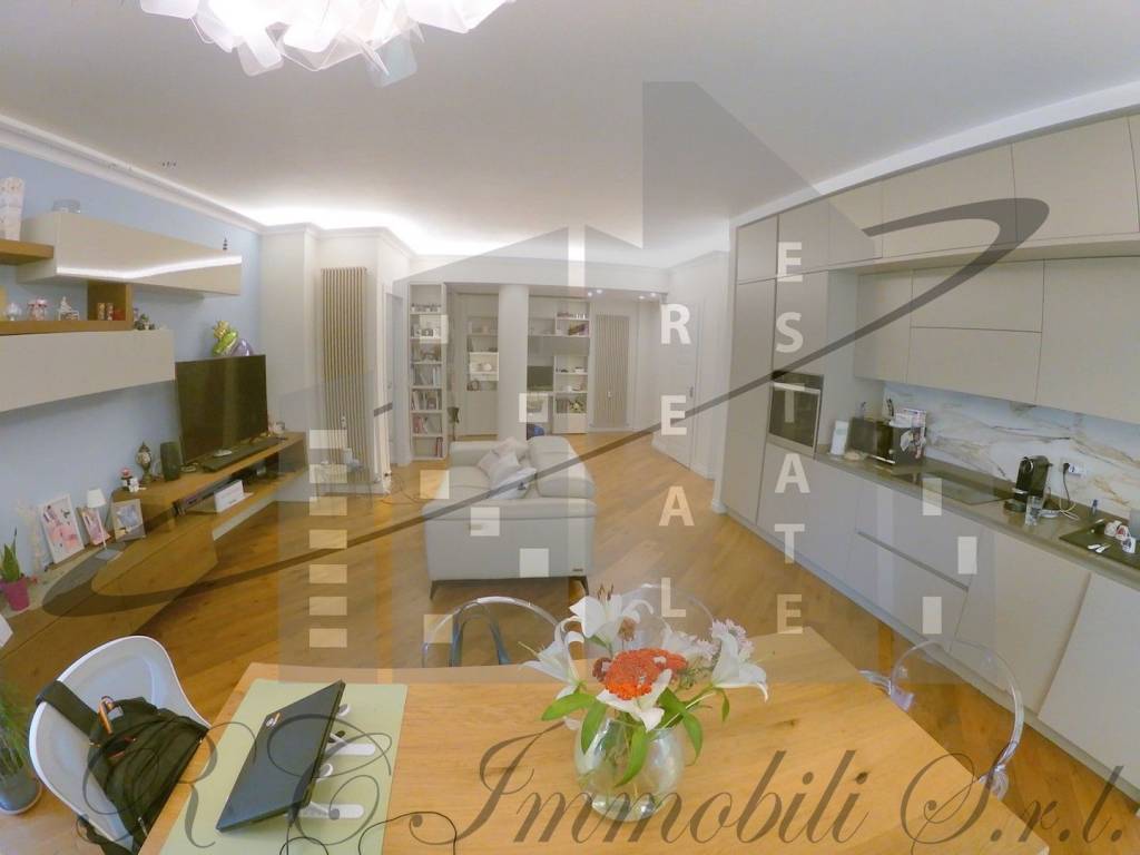appartamento in vendita a Roma in zona Appio Latino