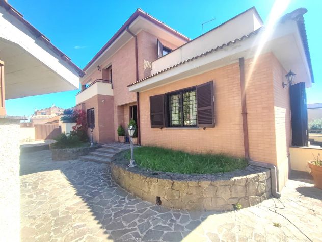 casa indipendente in vendita a Roma in zona Collatino