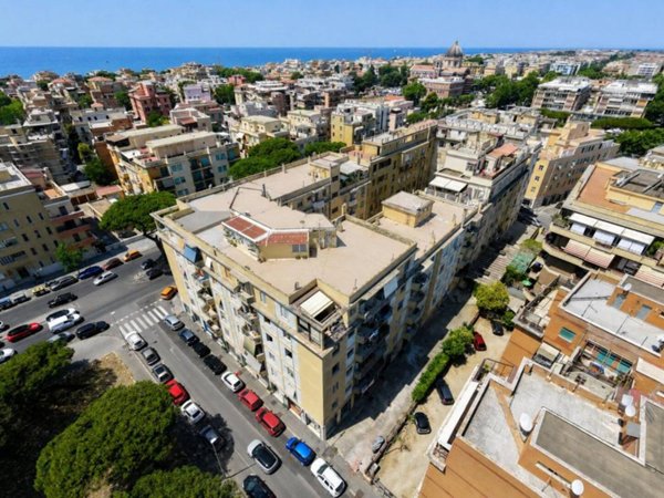appartamento in vendita a Roma in zona Ostia