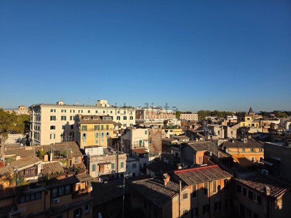 appartamento in vendita a Roma in zona Trastevere