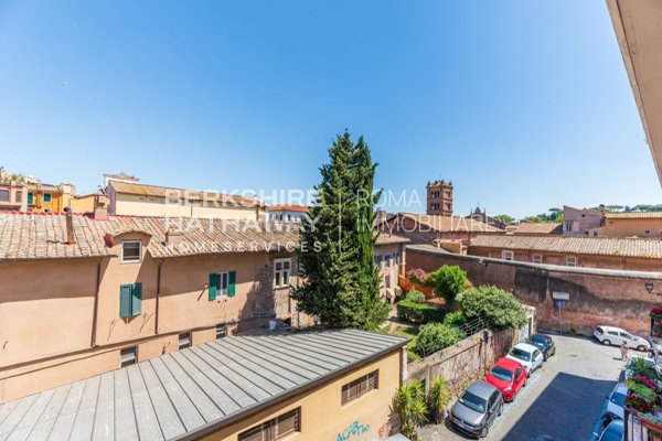 appartamento in vendita a Roma in zona Trastevere