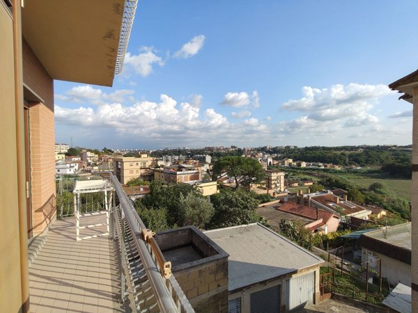 appartamento in vendita a Roma in zona Tor di Quinto