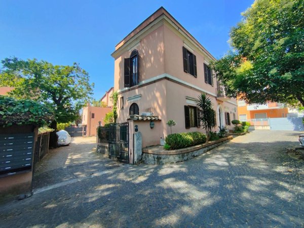 appartamento in vendita a Roma in zona Aurelio