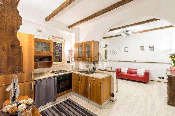 appartamento in vendita a Roma in zona Rione Regola
