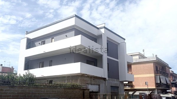 appartamento in vendita a Roma in zona Colle Prenestino