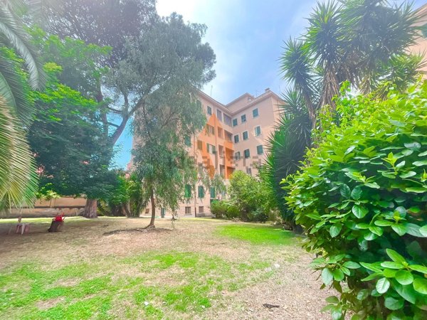 appartamento in vendita a Roma in zona Ostiense