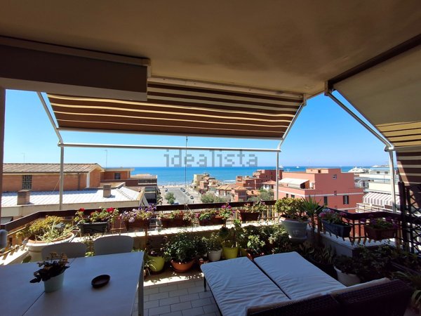 appartamento in vendita a Roma in zona Ostia Antica