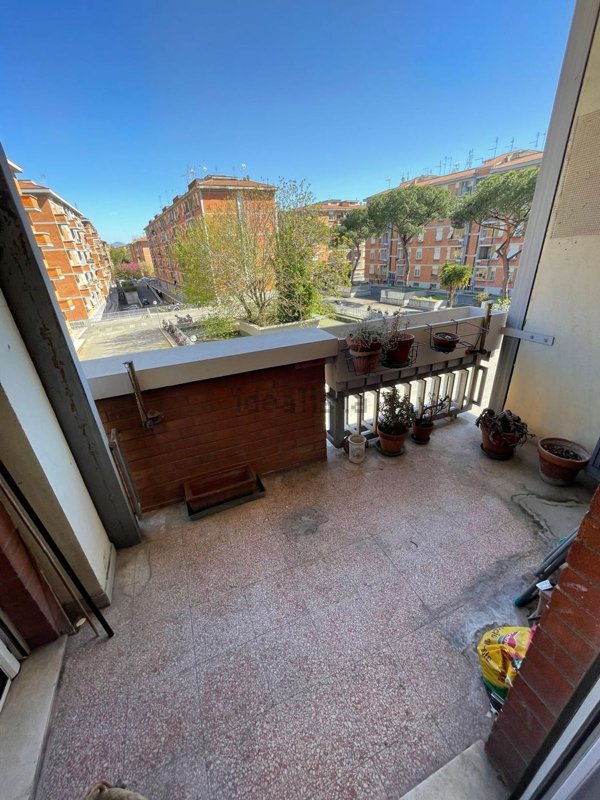 appartamento in vendita a Roma in zona Ostiense