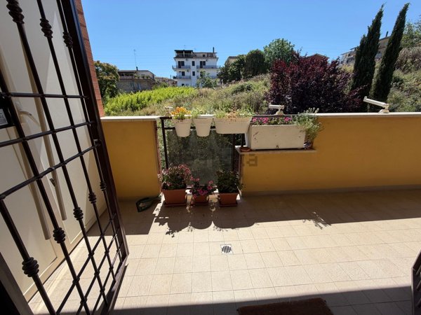 appartamento in vendita a Roma in zona Valle Muricana
