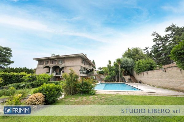 casa indipendente in vendita a Roma in zona Mostacciano