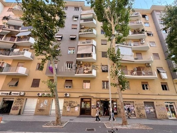 appartamento in vendita a Roma in zona Don Bosco