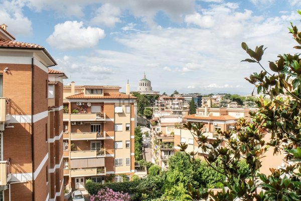appartamento in vendita a Roma in zona Ostiense