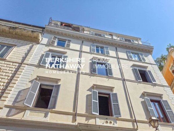 appartamento in vendita a Roma in zona Rione Regola