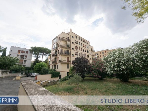appartamento in vendita a Roma in zona Ardeatino