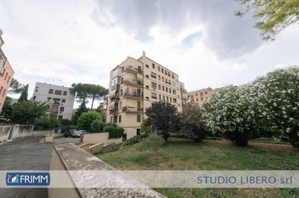 appartamento in vendita a Roma in zona Ardeatino