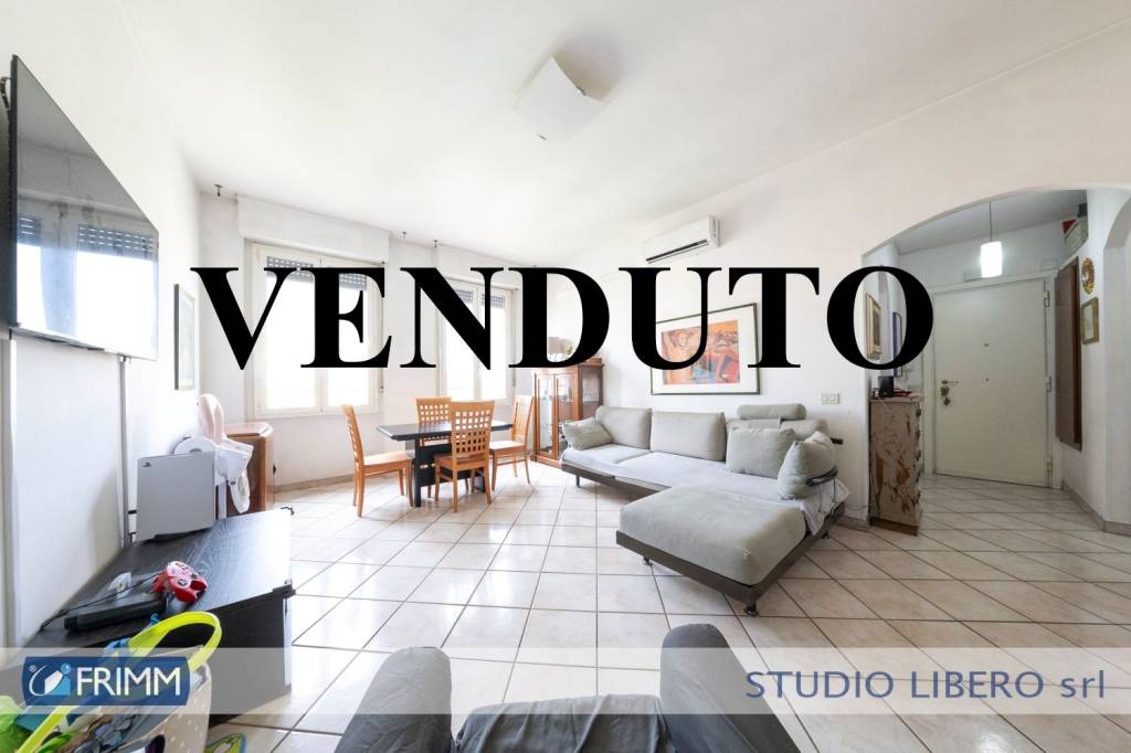 appartamento in vendita a Roma in zona Ardeatino