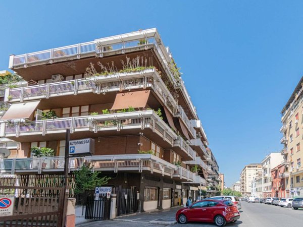 appartamento in vendita a Roma in zona Prenestino-Labicano