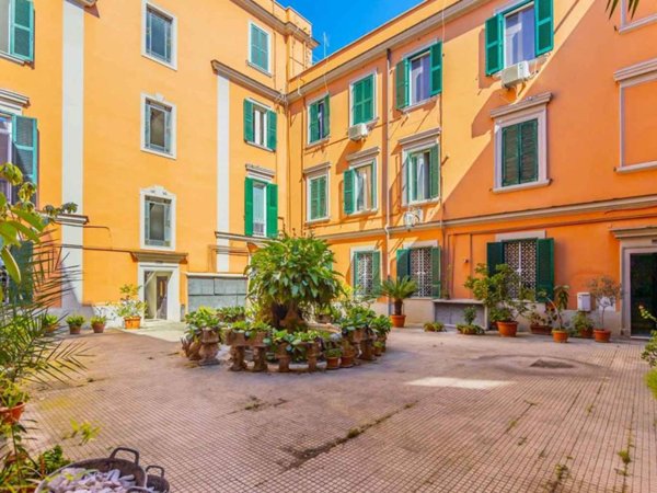 appartamento in vendita a Roma in zona Ostiense