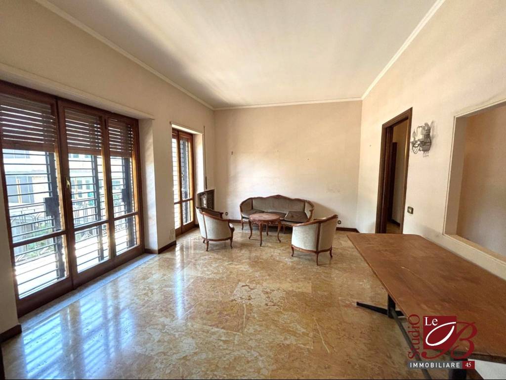 appartamento in vendita a Roma in zona Appio Latino