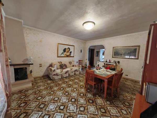 appartamento in vendita a Roma in zona Torre Angela