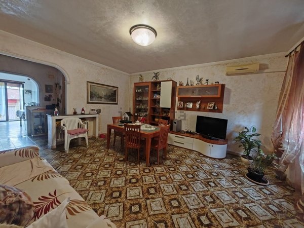 appartamento in vendita a Roma in zona Torre Angela