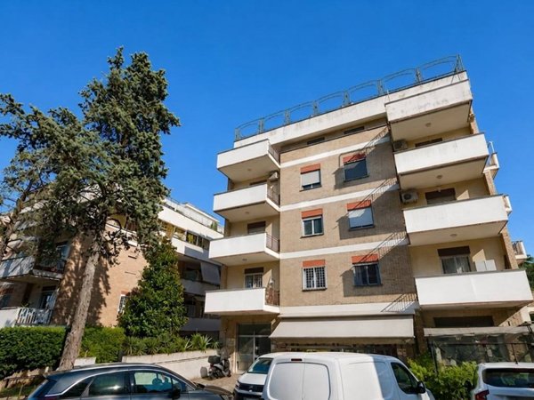 appartamento in vendita a Roma in zona Tomba di Nerone