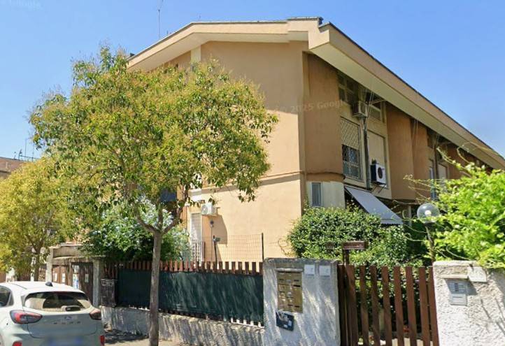 appartamento in vendita a Roma in zona Axa